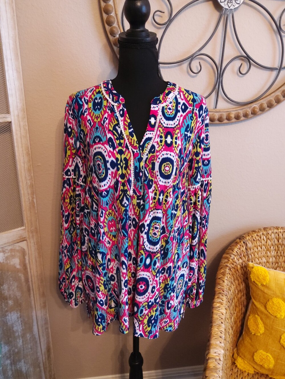 Pappagallo Vibrant Multicolor Printed Long-Sleeve Women's Tunic Top